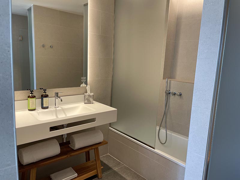 Hotel Tembo. Cuarto de baño.