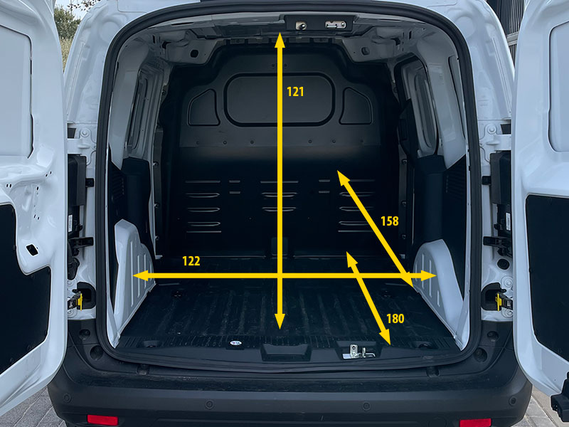 Ford E-Transit Courier. Medidas interiores de la zona de carga