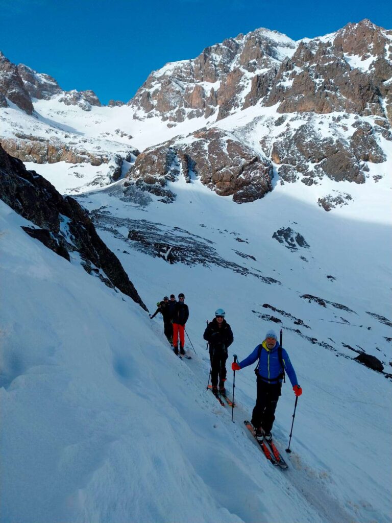 Toubkal. Ascensión invernal. Por la sombra sí hace frío.